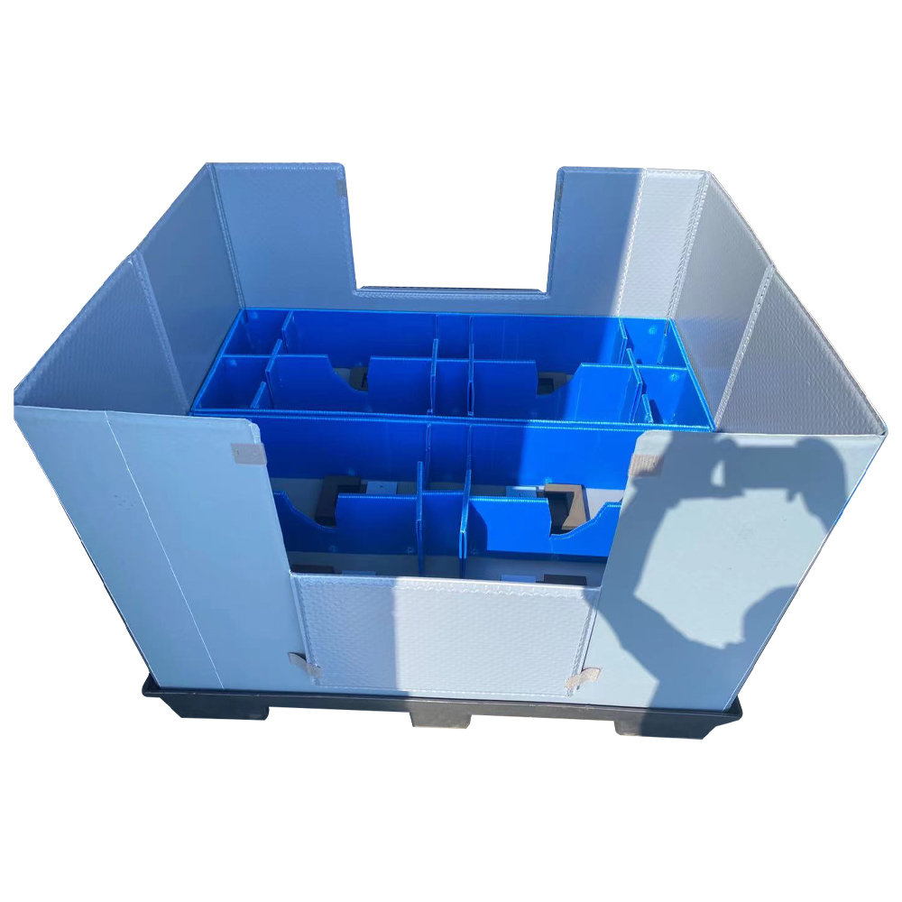 ハニカムボードと中空ボードライニング