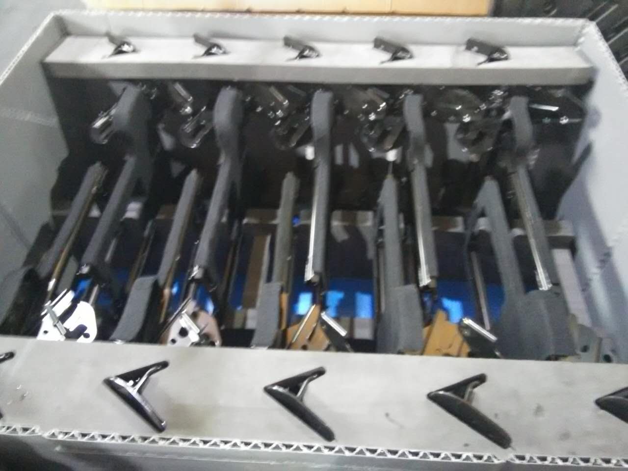 自動車部品用プラスチック収納ボックス