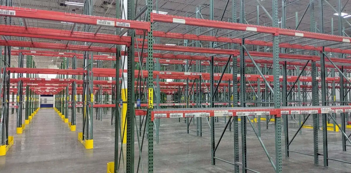 選択ラックはアクセスと構成が簡単です。