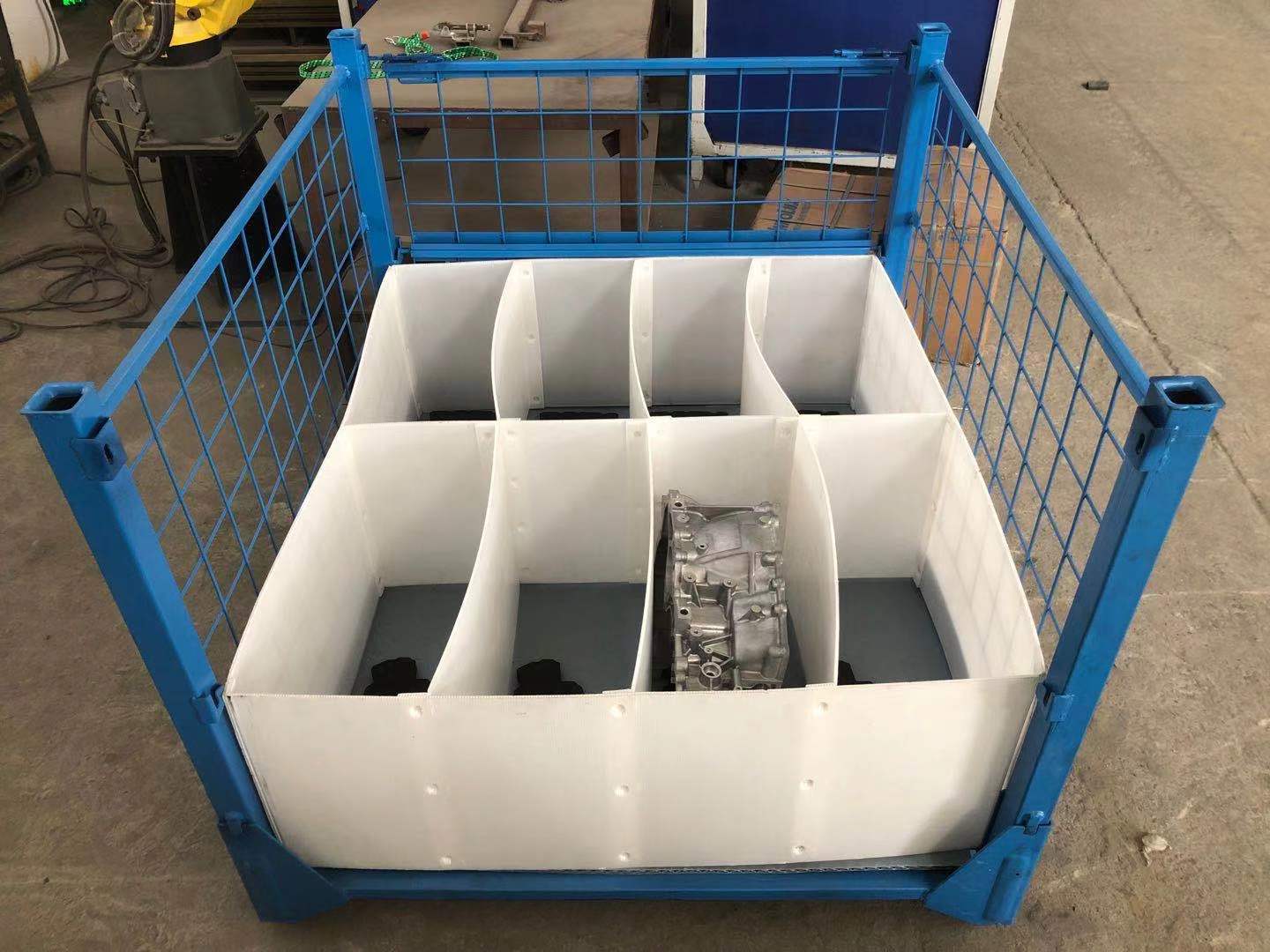 鉄製メッシュボックス + フォームライニング